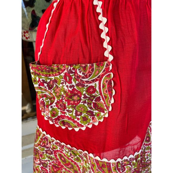 Vintage 1950s Half Apron Red Paisley Organza Cotton - Picture 2 of 9